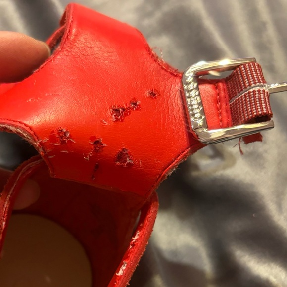 NWD BEAUTIFUL RED SUEDE GUESS FRINGED SANDALS SZ 7 - Picture 6 of 9